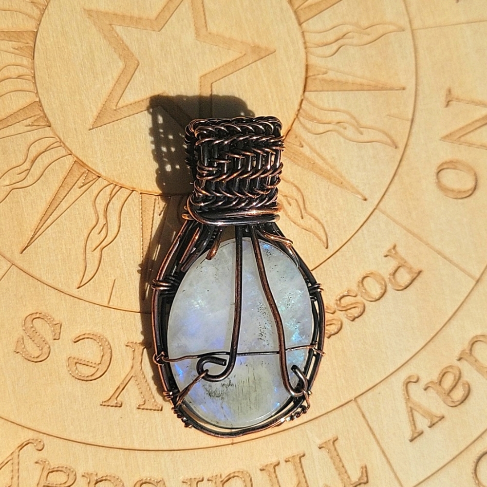 Moonstone Pendant - Picture 2 of 4